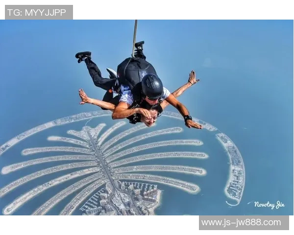 足球明星高空飞跃瞬间展现力量与技巧的完美结合